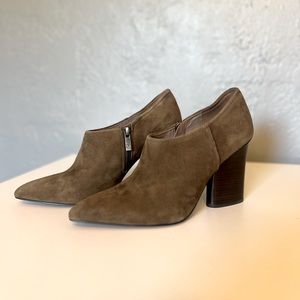 Donald J. Pliner - Verie, olive green, suede, ankle booties, never worn!
